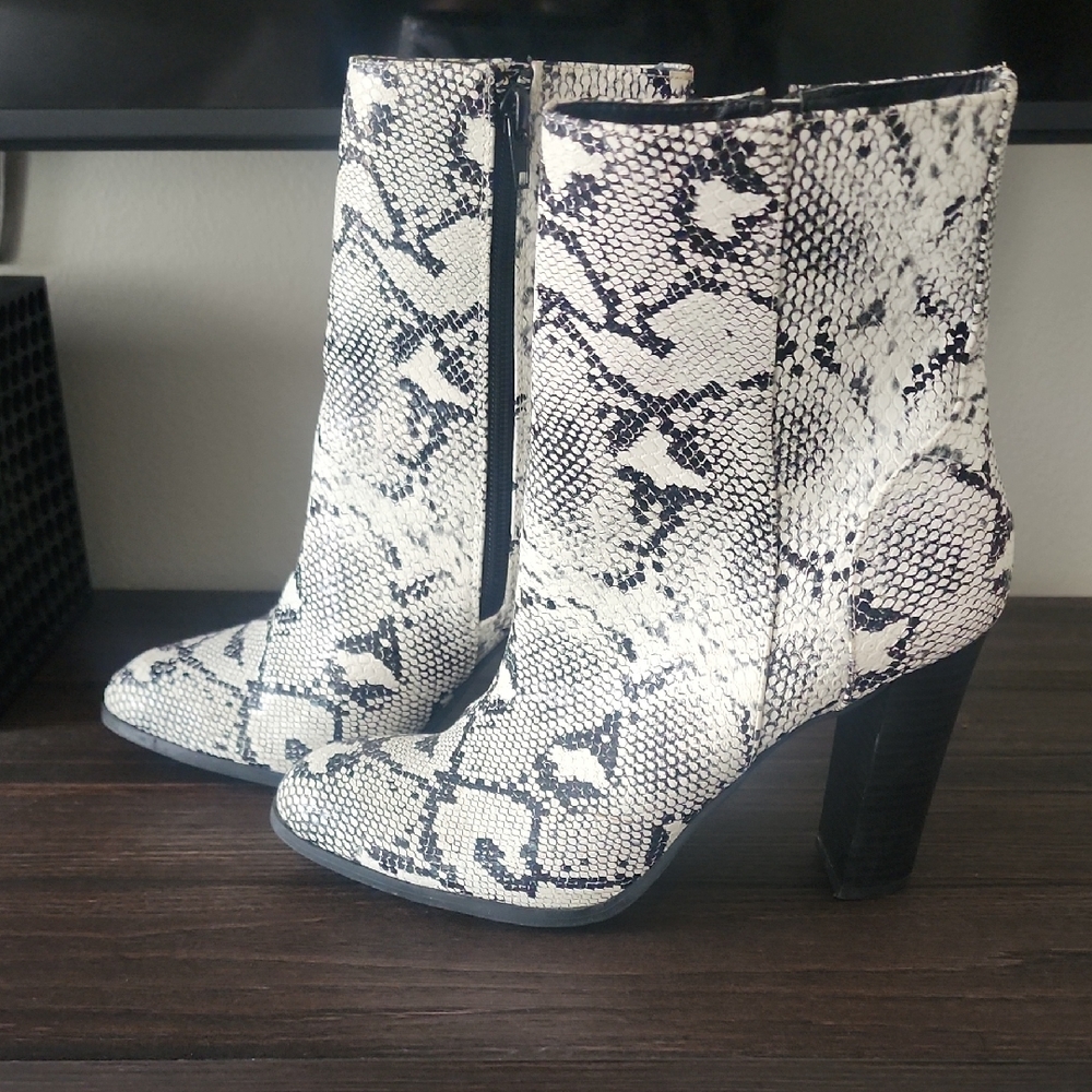 Stylish Black and White Snake Print Ankle Boots